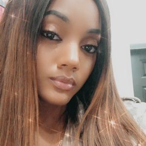 Meet your Posher, Alexas